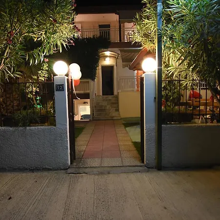 Studiosthomai Appartamento Vrasná